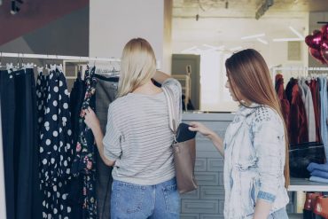 Comment trouver des fournisseurs de vêtements Disney?